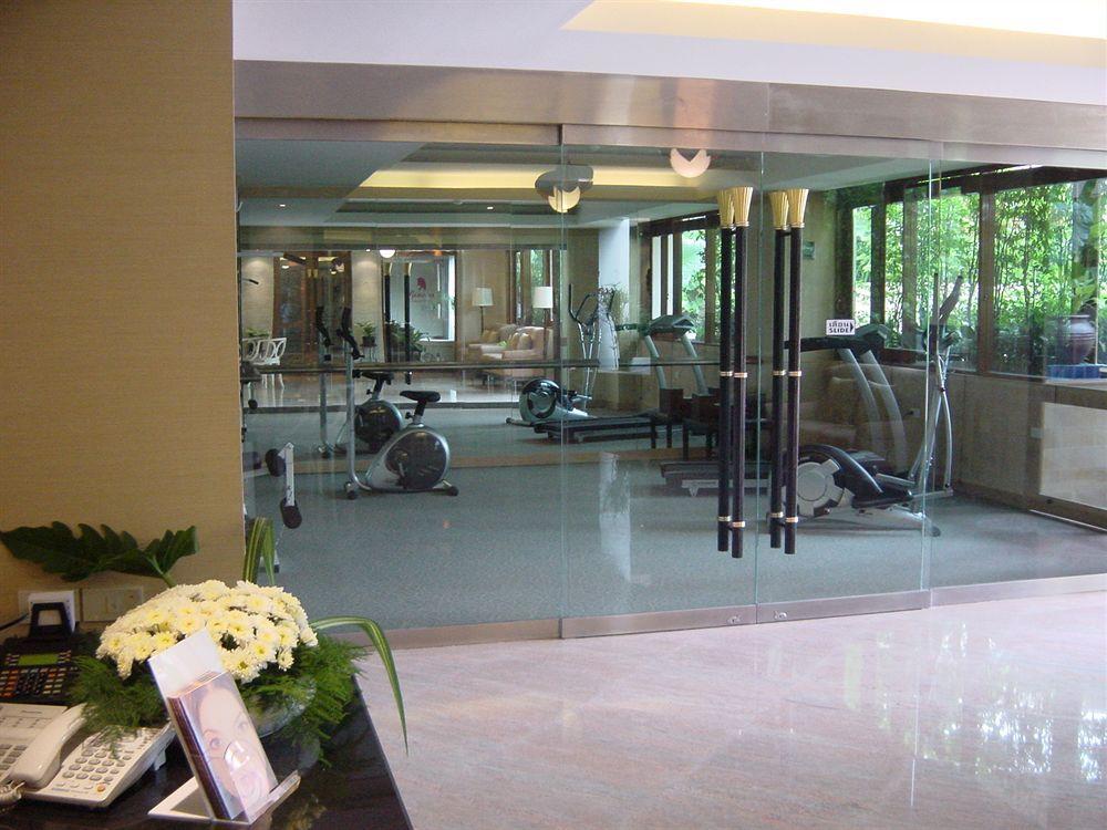 Gardengrove Suites Bangkok Exteriör bild