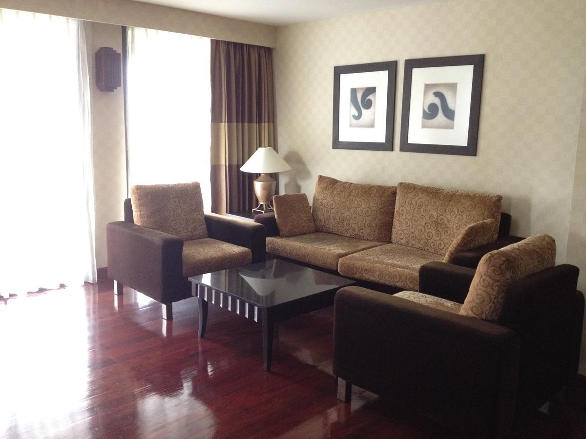 Gardengrove Suites Bangkok Rum bild