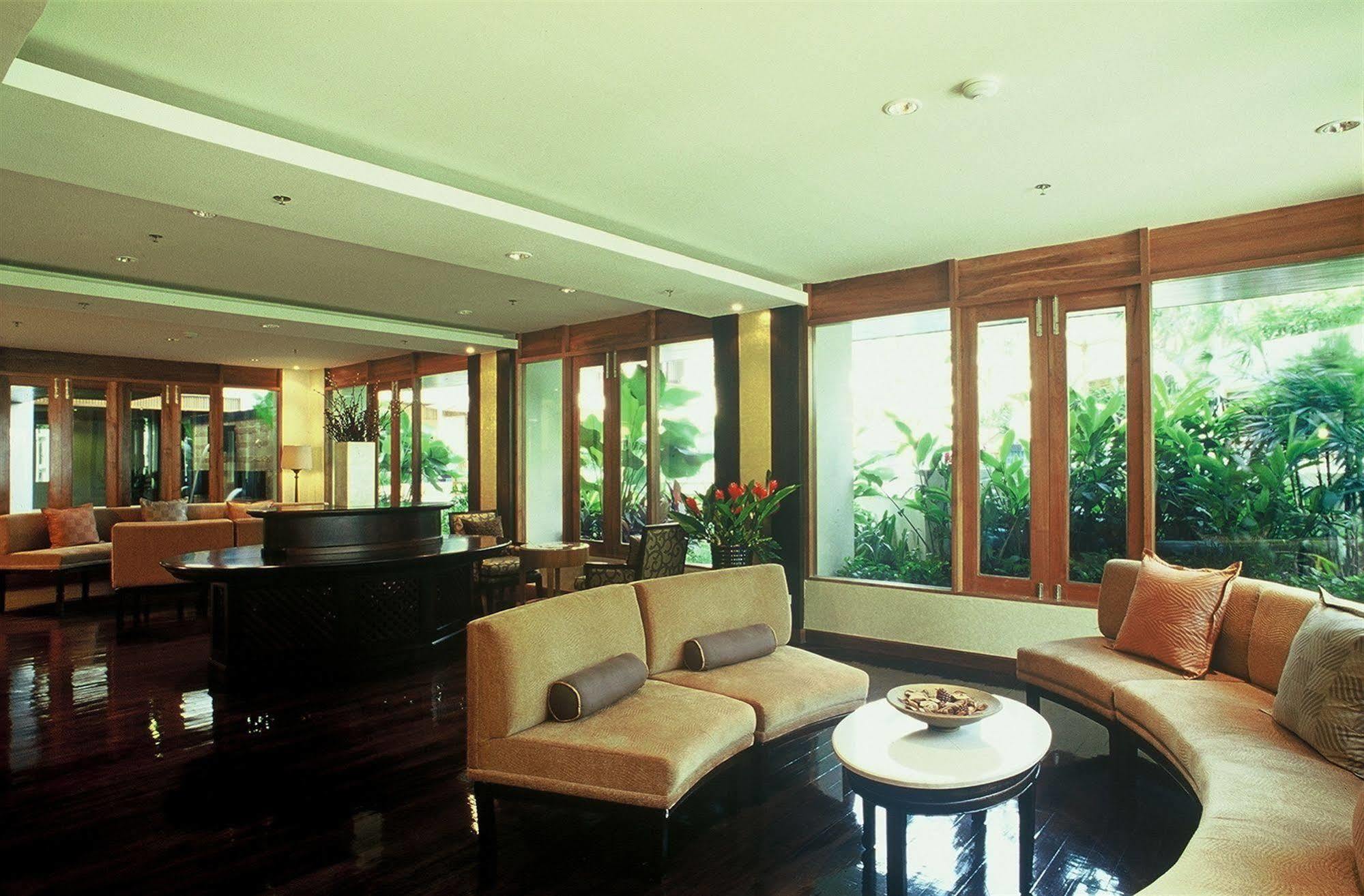 Gardengrove Suites Bangkok Exteriör bild