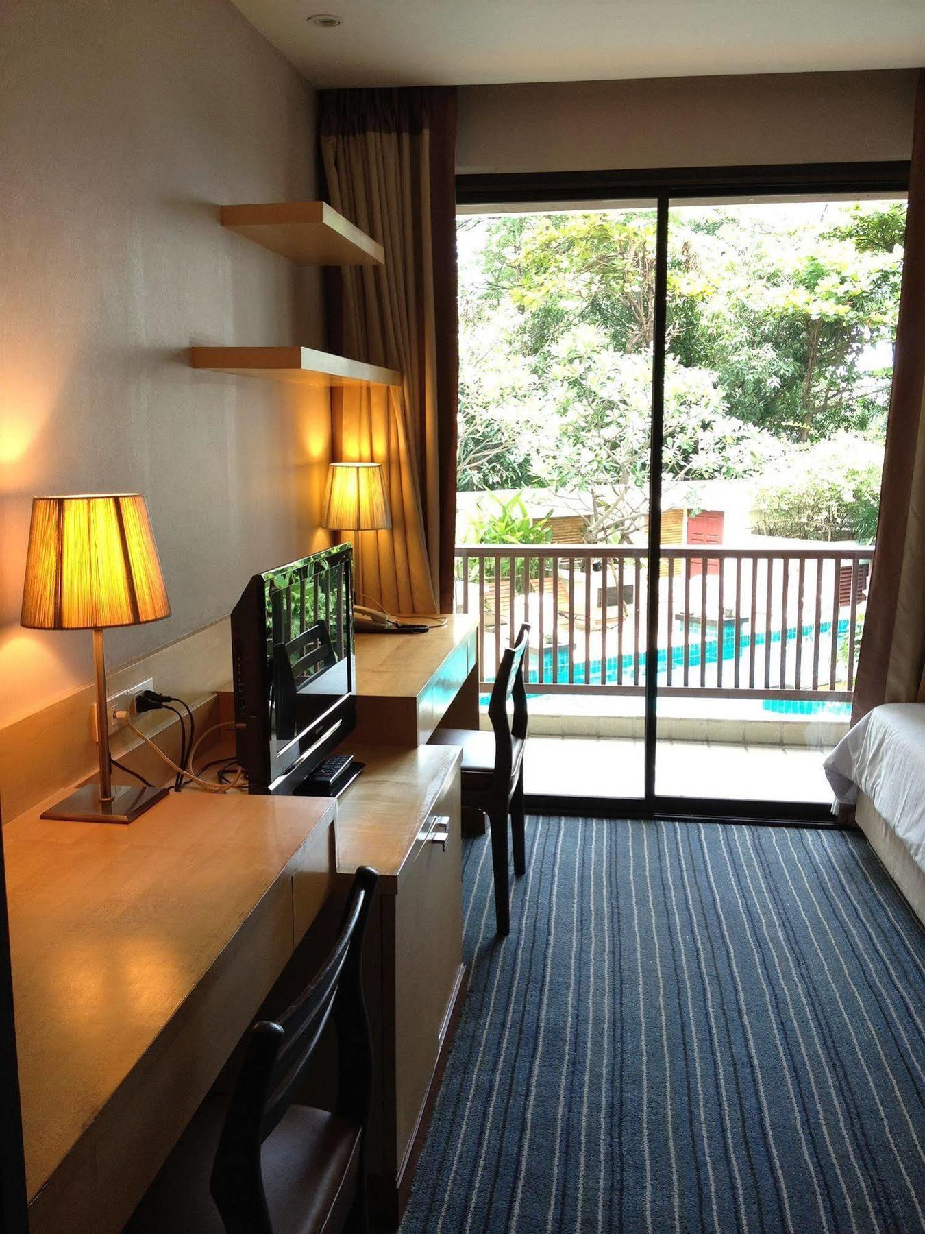 Gardengrove Suites Bangkok Exteriör bild