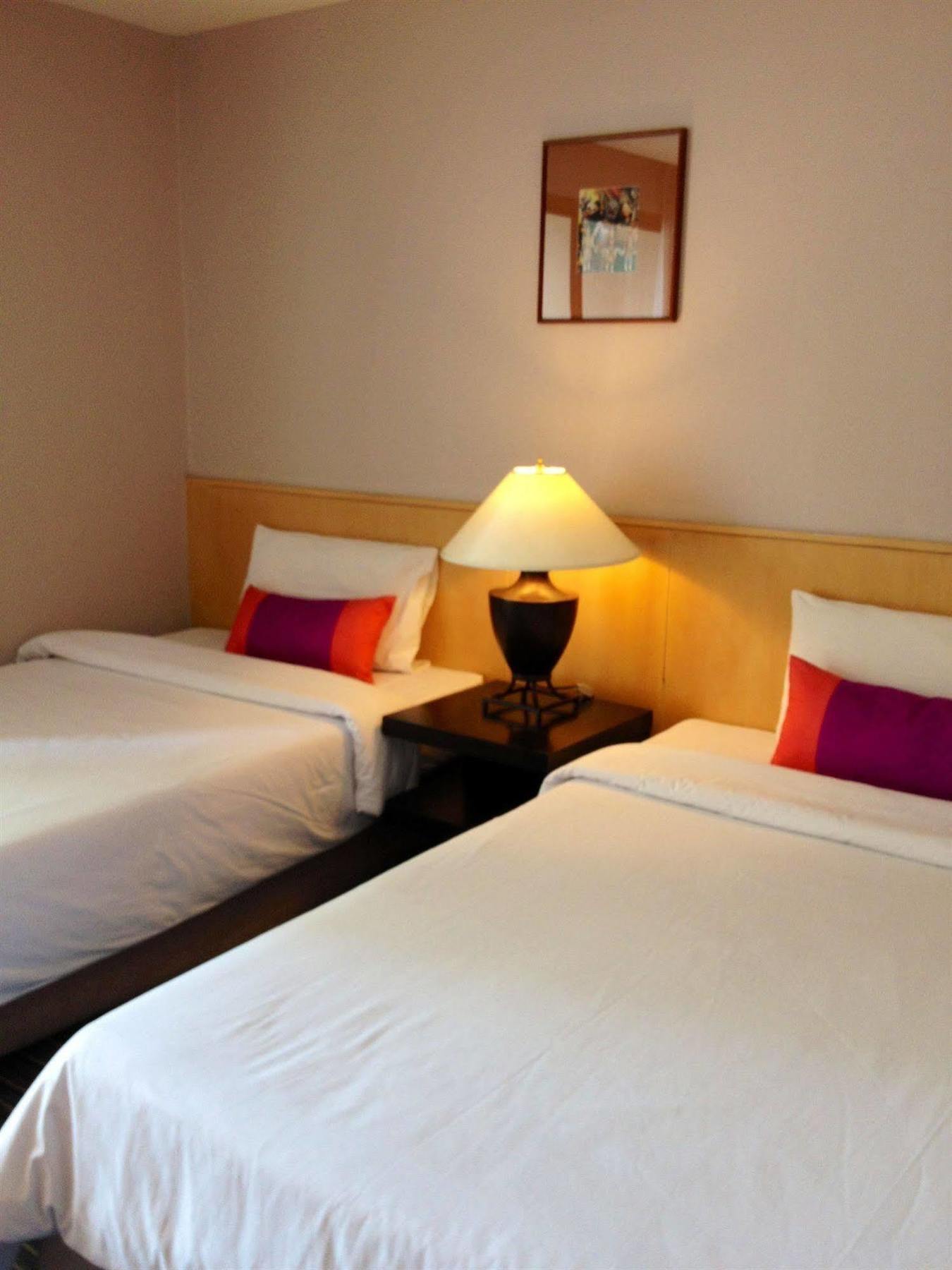 Gardengrove Suites Bangkok Exteriör bild