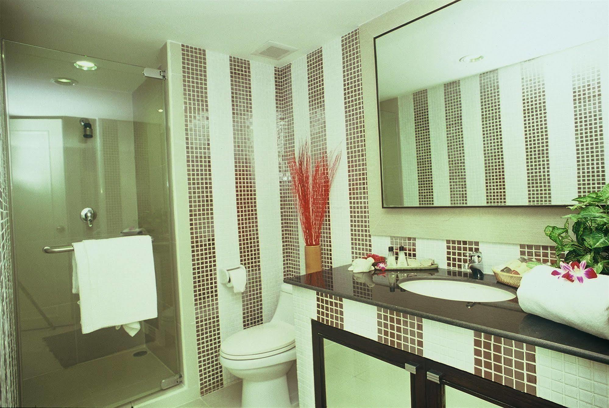 Gardengrove Suites Bangkok Exteriör bild