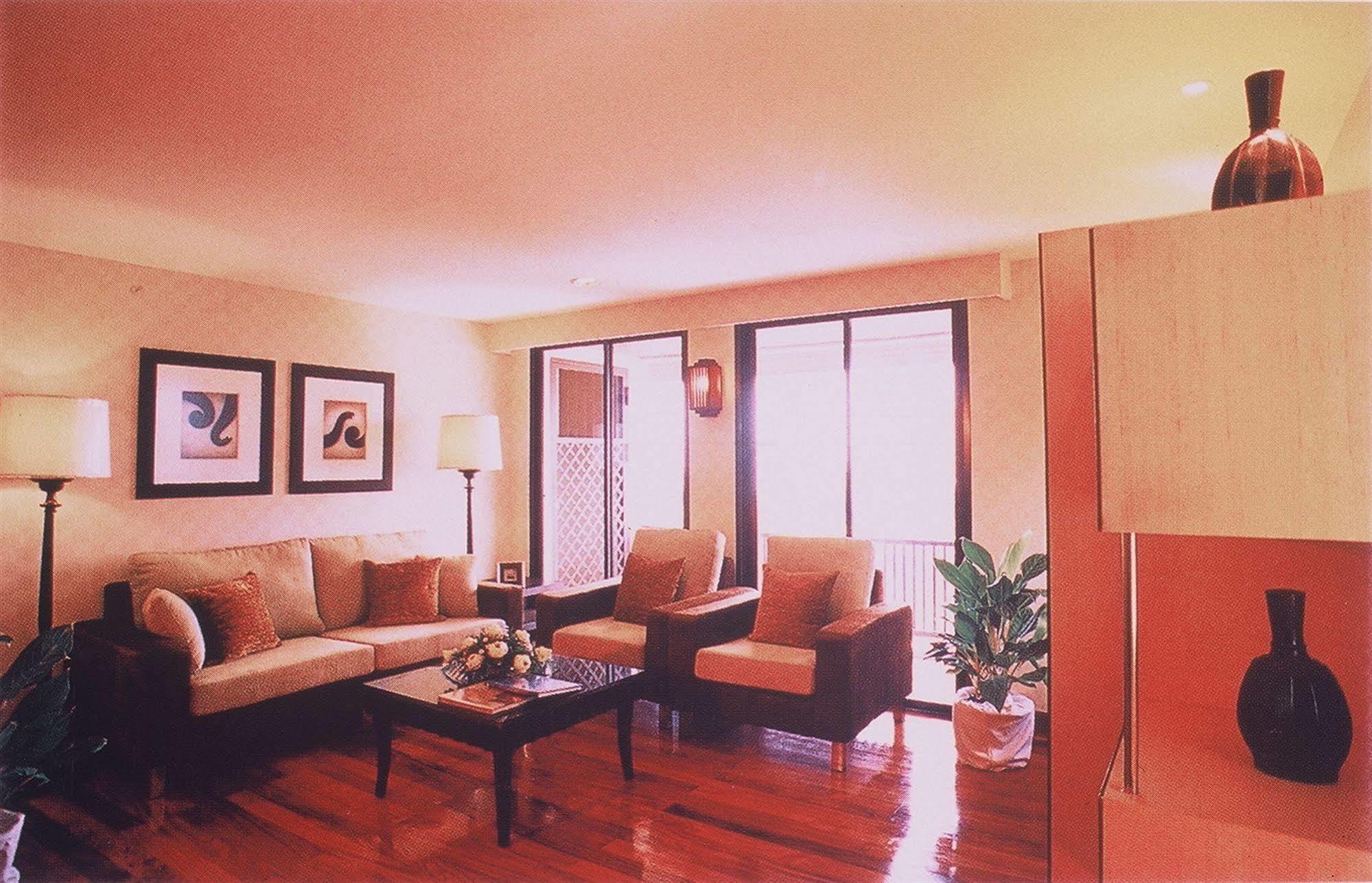 Gardengrove Suites Bangkok Exteriör bild